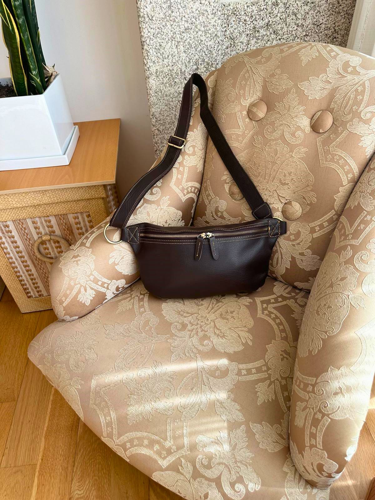 MARÍN. Bolso de Cintura.